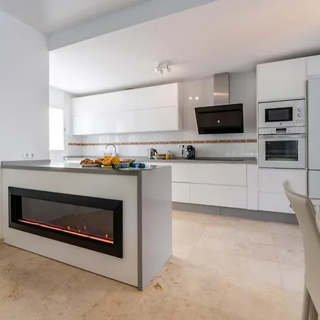 Ct 196 - Faro's Horizonte - - Beach, Golf & Pool Apartment